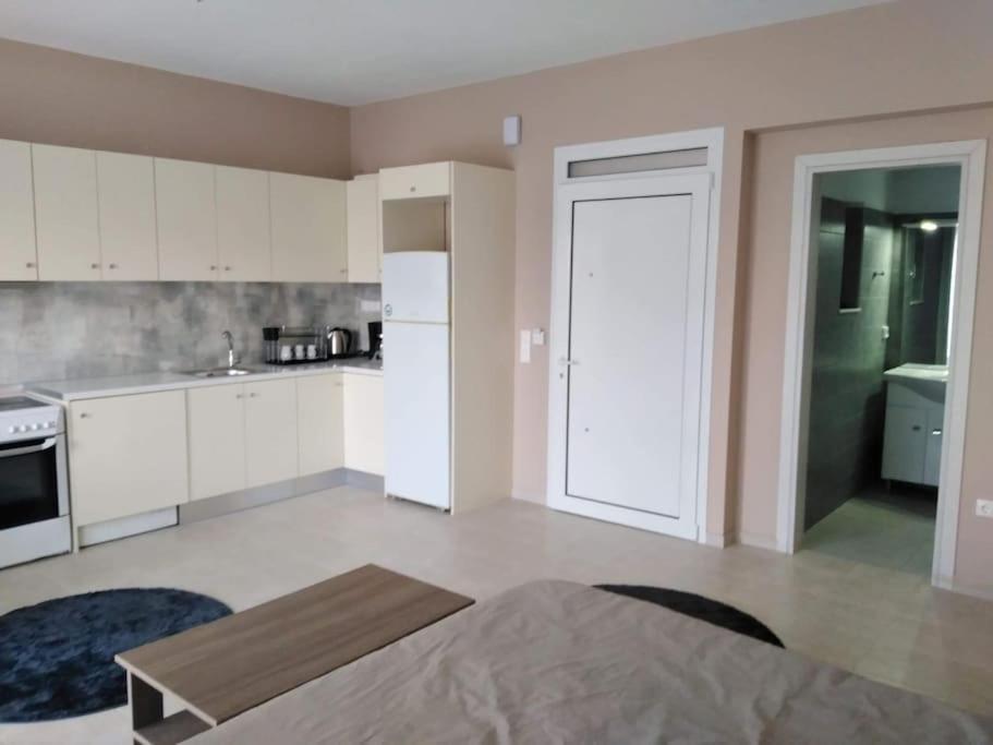 Brand New Spacious Studio Itea Exterior photo
